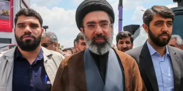 Mujtaba Khamenei Says Strait of Hormuz Should Stay Closed, Escalating Tensions With Trump