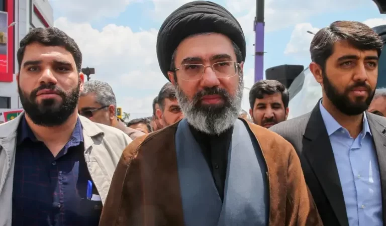 Mujtaba Khamenei Says Strait of Hormuz Should Stay Closed, Escalating Tensions With Trump